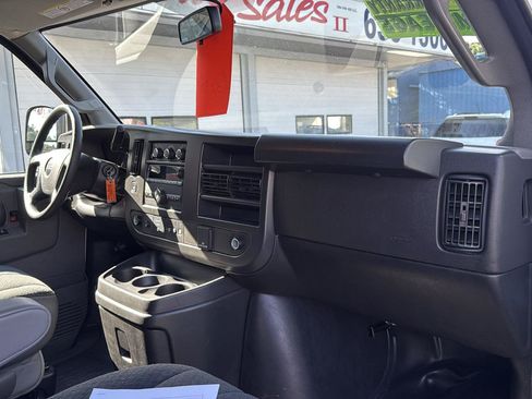 Used 2025 GMC Savana 2500 w/ Driver Convenience Package RWD image 21