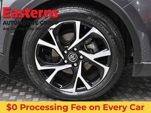 Used 2019 Toyota C-HR Limited FWD image 29