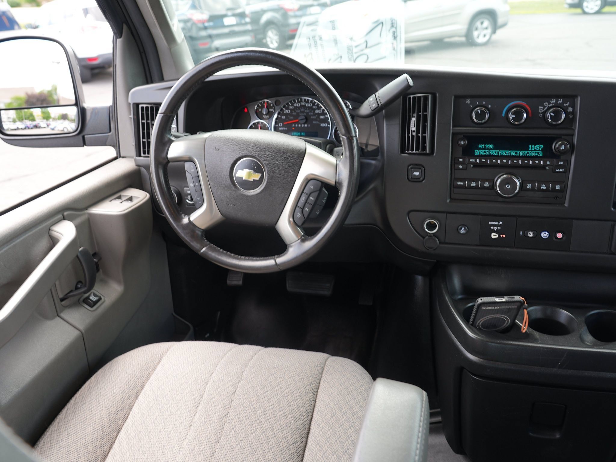 Used 2016 Chevrolet Express 3500 Extended RWD image 24