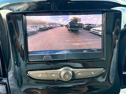 Used 2022 Chevrolet Traverse LS image 15