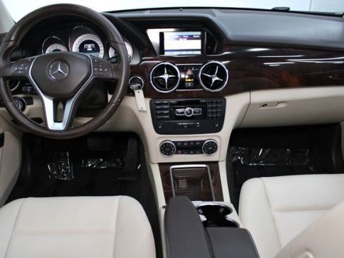 Used 2014 Mercedes-Benz GLK 350 4MATIC image 2