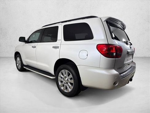 Used 2016 Toyota Sequoia Platinum RWD image 7