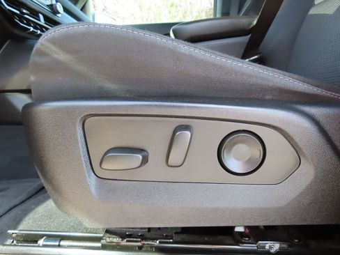 Used 2023 Chevrolet Colorado LT w/ LT Convenience Package II AWD/4WD image 6