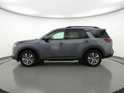 Used 2025 Nissan Pathfinder SV FWD image 5