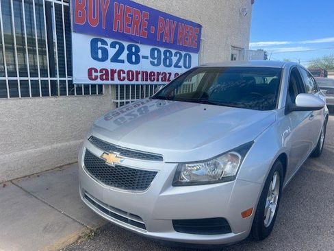 Used 2014 Chevrolet Cruze LT FWD image 2