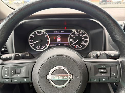 Used 2023 Nissan Rogue S AWD/4WD image 11