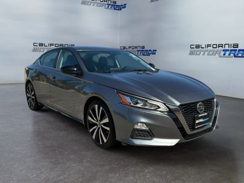 Used 2020 Nissan Altima 2.5 SR FWD image 3