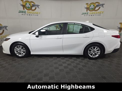 Used 2025 Toyota Camry LE FWD image 4