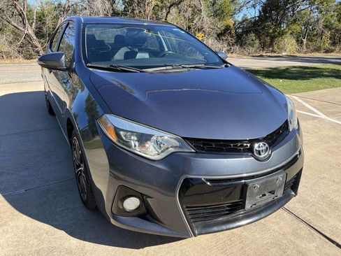 Used 2016 Toyota Corolla S Premium image 2