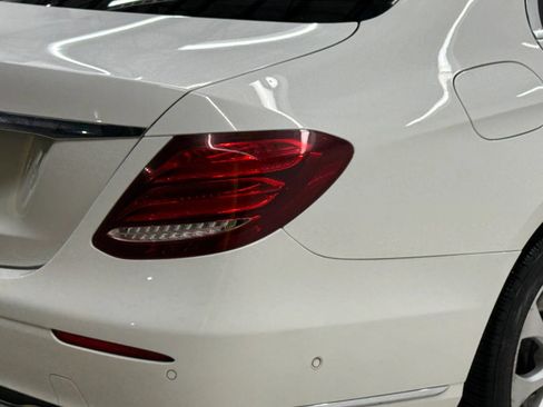 Used 2017 Mercedes-Benz E 300 4MATIC image 10
