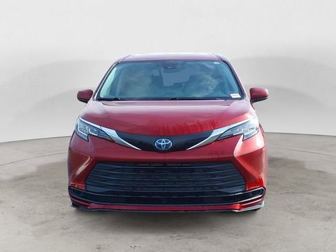 Used 2022 Toyota Sienna LE image 8
