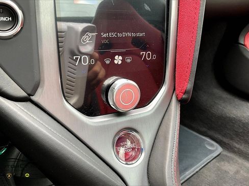 Used 2024 McLaren 750S Spider image 26