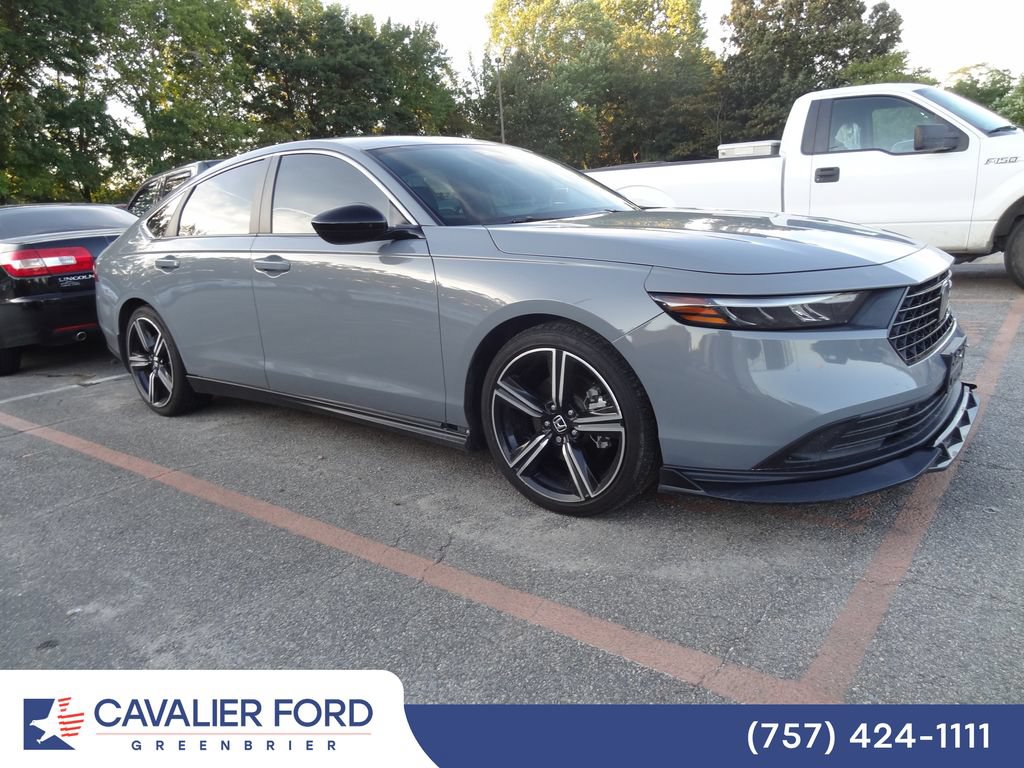 Used 2023 Honda Accord Sport image 2
