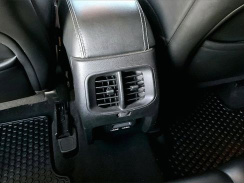 Used 2019 Jeep Cherokee Latitude Plus w/ Cold Weather Group image 33