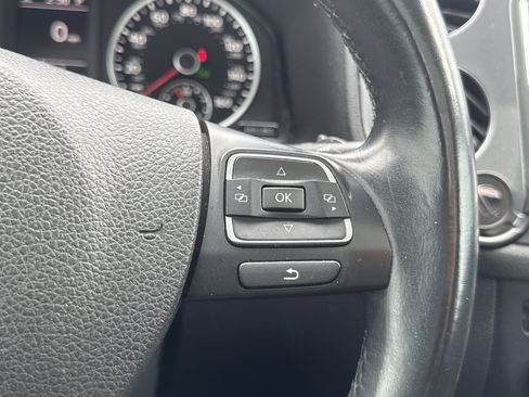 Used 2016 Volkswagen Tiguan SE image 15