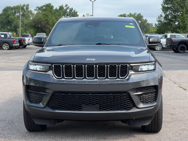 Used 2025 Jeep Grand Cherokee Laredo X w/ Luxury Tech Group I AWD/4WD image 41