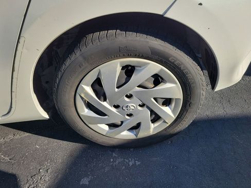 Used 2015 Toyota Prius C Two FWD image 16
