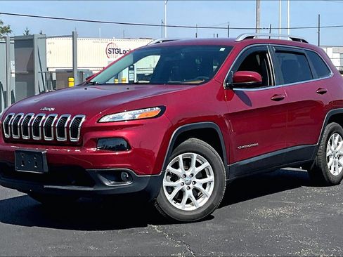 Used 2016 Jeep Cherokee Latitude w/ Safety/Convenience Group AWD/4WD image 8