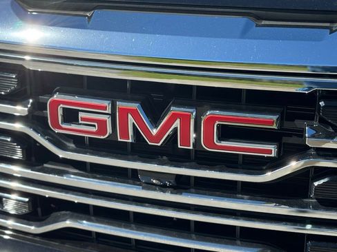 New 2026 GMC Sierra 1500 SLT w/ SLT Premium Package image 7