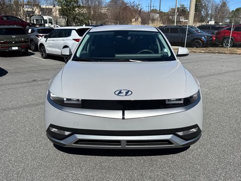 Certified 2024 Hyundai Ioniq 5 SE image 2