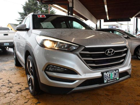 Used 2016 Hyundai Tucson Sport image 7