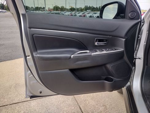 Used 2023 Mitsubishi Outlander Sport SE AWD/4WD image 9