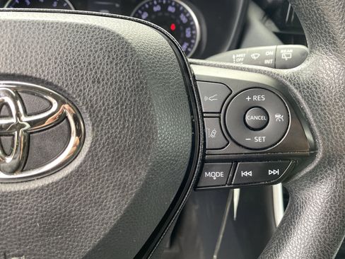 Used 2019 Toyota RAV4 LE image 32