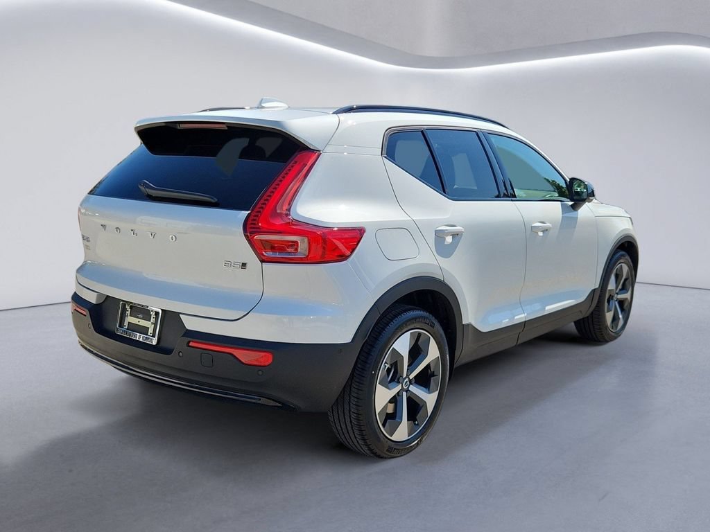 New 2026 Volvo XC40 B5 Plus w/ Protection Package Premier AWD/4WD image 4