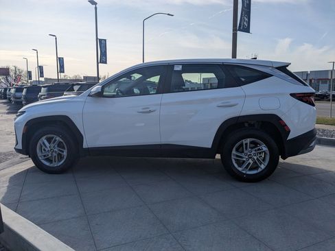 Certified 2025 Hyundai Tucson SE image 9