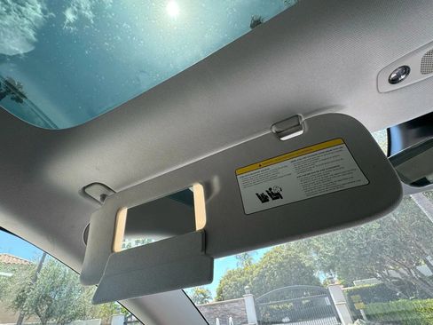 Used 2023 Tesla Model 3 Standard Range image 38