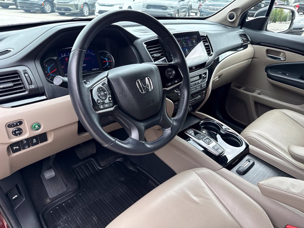 Used 2022 Honda Pilot Touring image 2