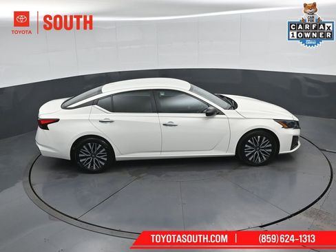 Used 2025 Nissan Altima 2.5 SV FWD image 43