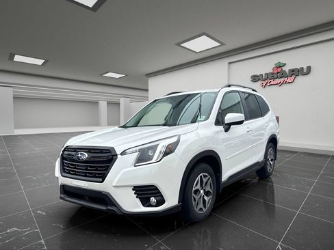 Used 2023 Subaru Forester Premium AWD/4WD image 6