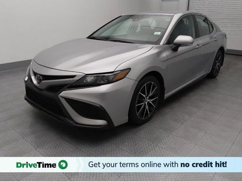 Used 2023 Toyota Camry SE FWD image 1