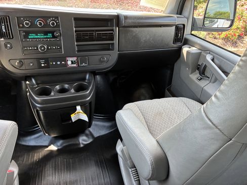 Used 2025 Chevrolet Express 3500 w/ Power Convenience Package RWD image 19