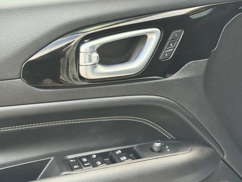 Used 2023 Jeep Compass High Altitude image 16