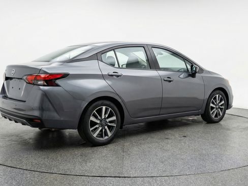 Used 2025 Nissan Versa SV image 9