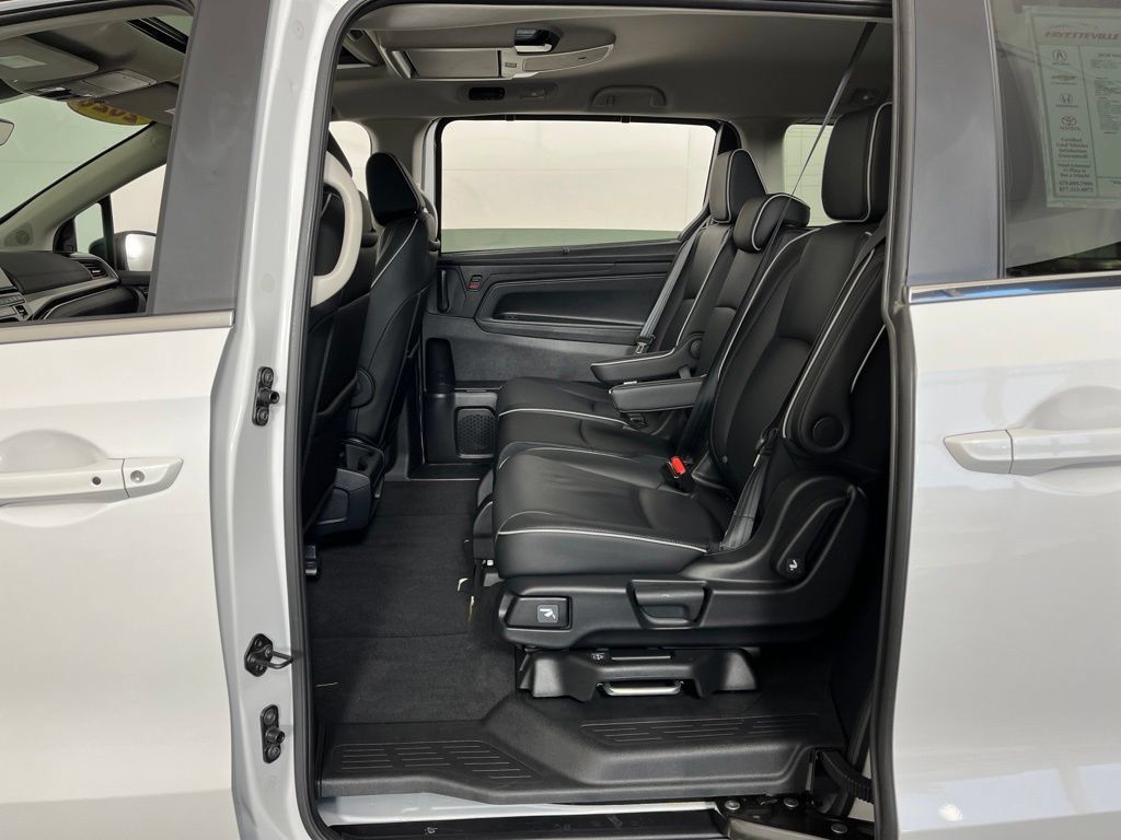 Certified 2026 Honda Odyssey Touring image 32