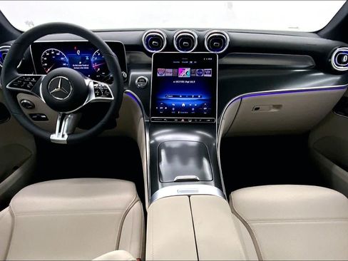 Used 2026 Mercedes-Benz GLC 300 image 18
