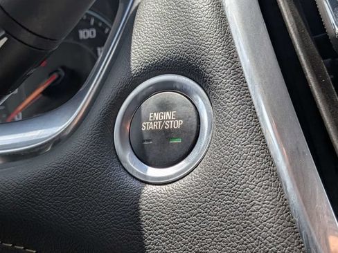 Used 2023 Chevrolet Traverse LT w/ LPO, Floor Liner Package FWD image 27