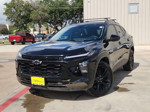 Certified 2025 Chevrolet Trax ACTIV w/ Driver Confidence Package FWD image 8