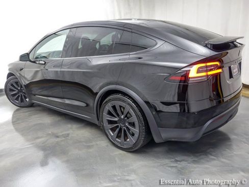 Used 2022 Tesla Model X Plaid image 9
