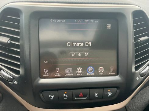 Used 2014 Jeep Cherokee Limited w/ Technology Group AWD/4WD image 26