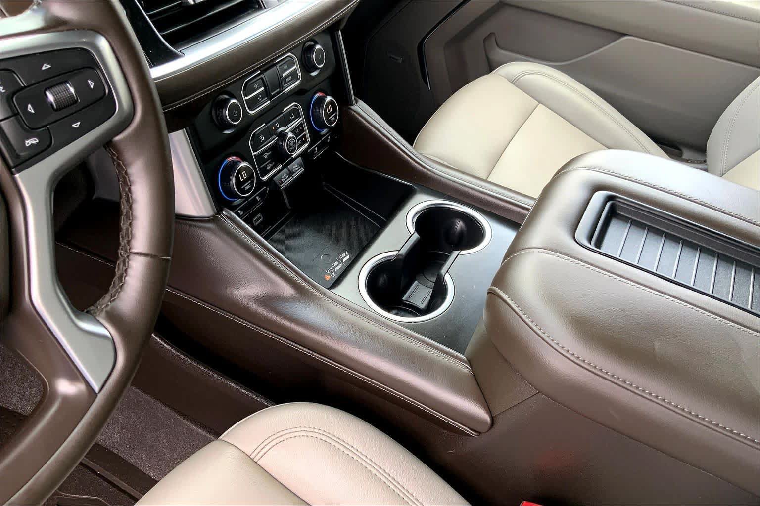 Used 2024 Chevrolet Tahoe Z71 w/ Luxury Package AWD/4WD image 16