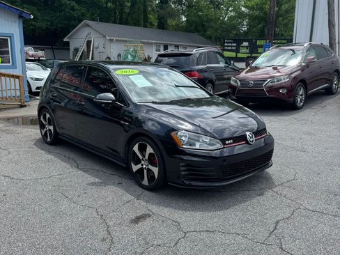 Used 2016 Volkswagen GTI SE FWD image 3