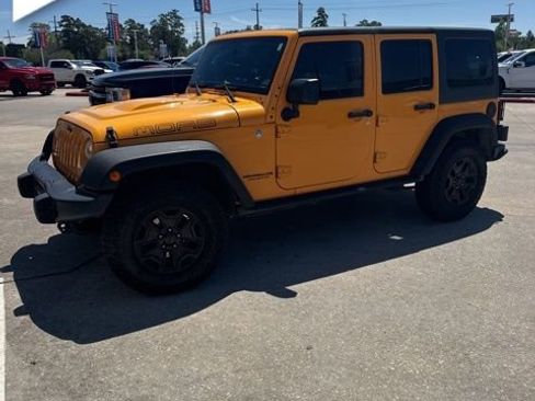 Used 2013 Jeep Wrangler Unlimited Sahara image 3