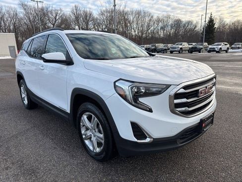 Used 2019 GMC Terrain SLE w/ Driver Convenience Package image 3