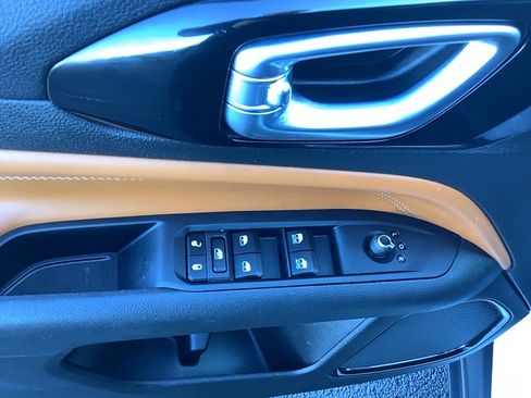 Certified 2024 Jeep Compass Limited image 12