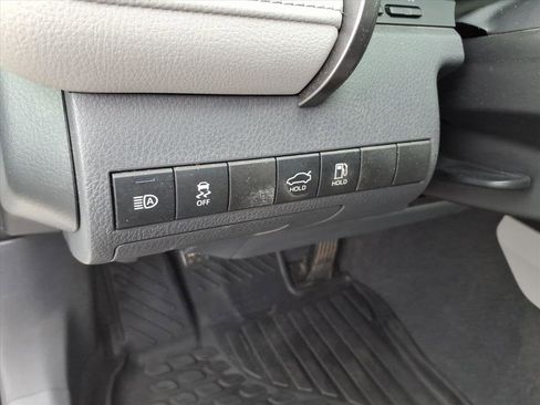 Used 2020 Toyota Camry LE FWD image 28