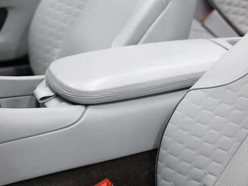 Used 2014 Aston Martin Vanquish Volante RWD image 22